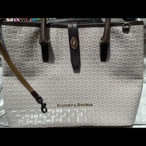 Dooney & Bourke